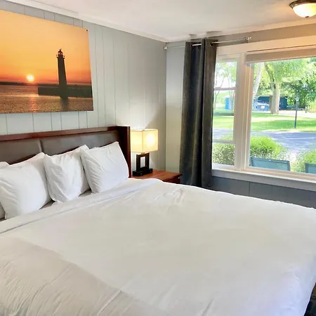 Elk Rapids Lakeshore Inn Extérieur photo